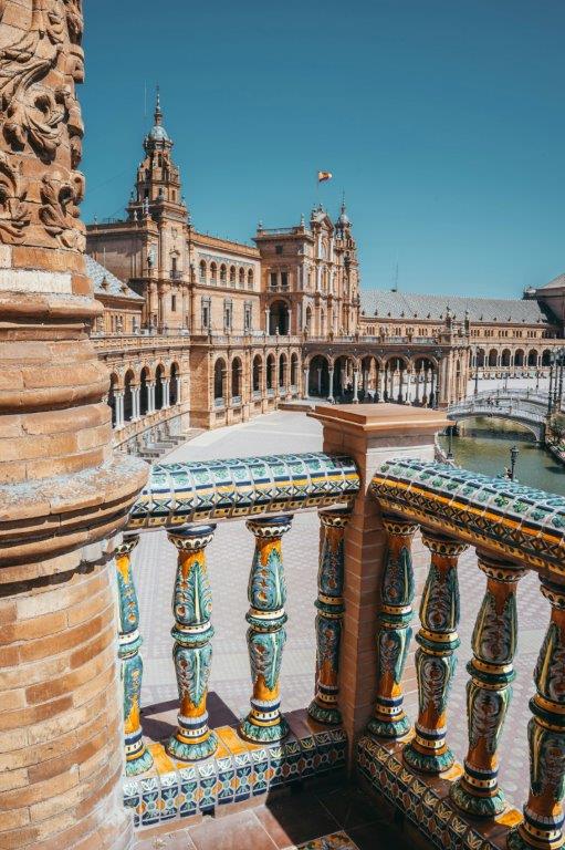 Regionalist architecture and ceramics at Plaza de España